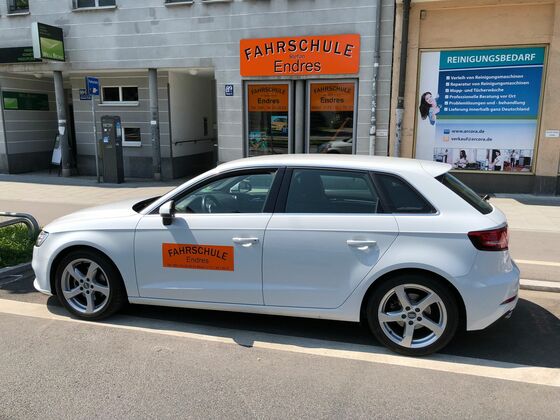 Wir schulen auf einem Audi A3 Sportback